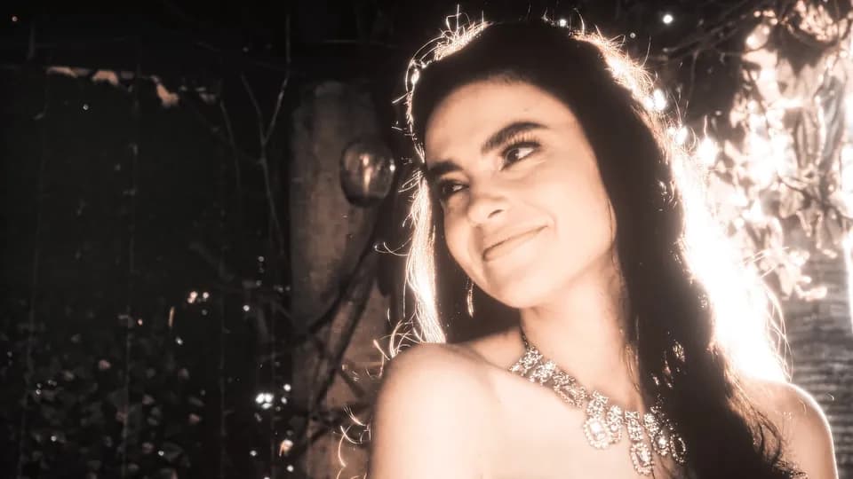 A clip graded with Aura CC
