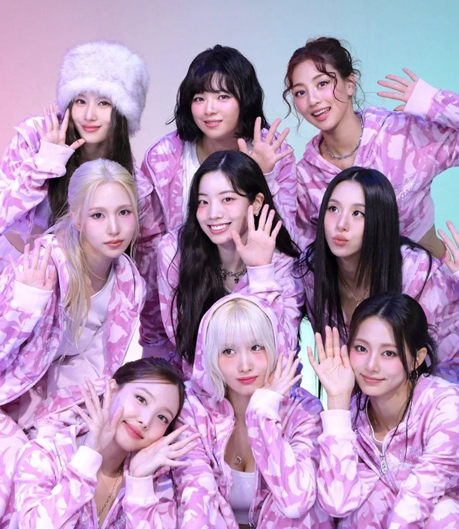 TWICE scene pack
